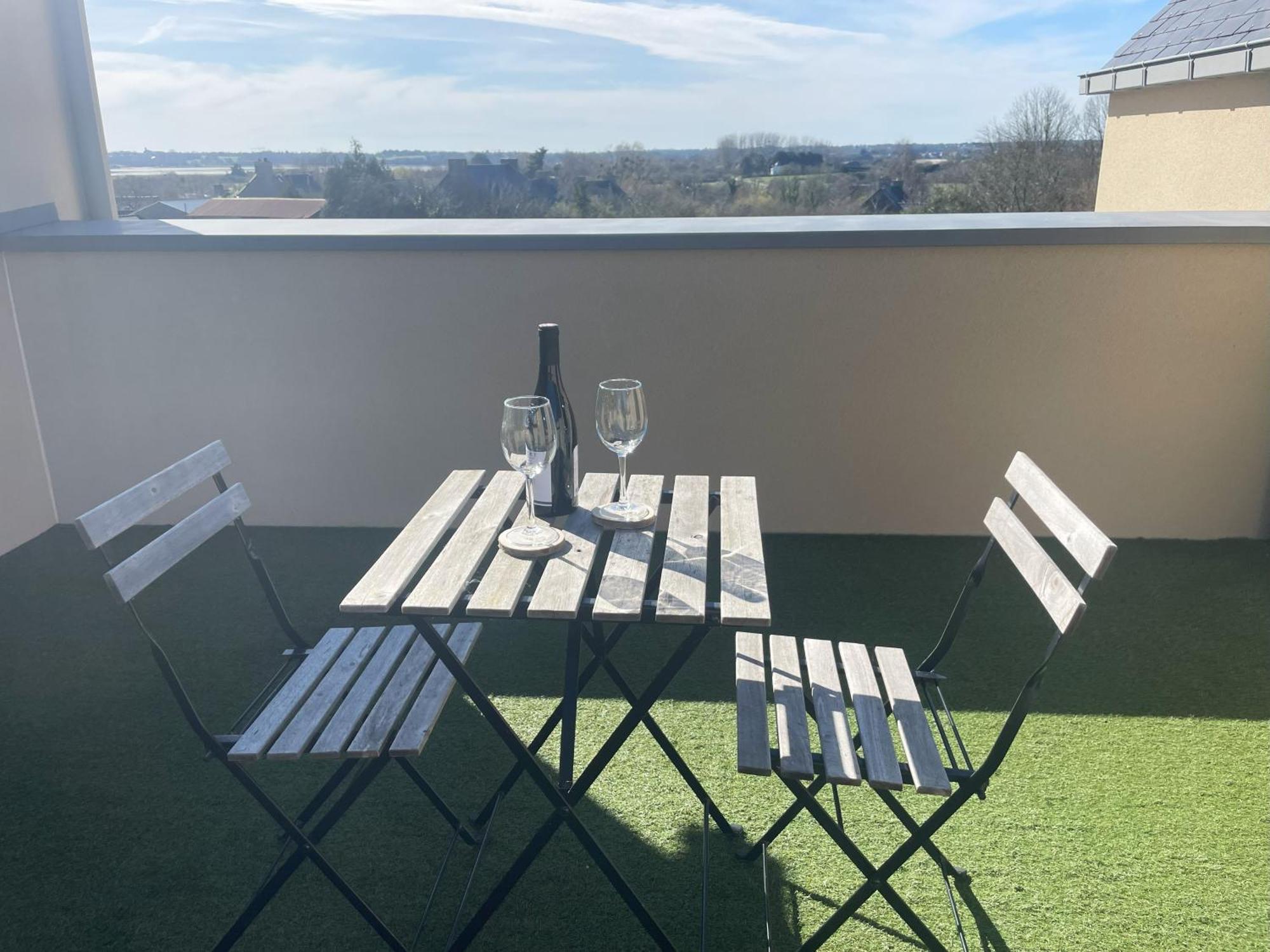 Avec Terrasse Proche De La